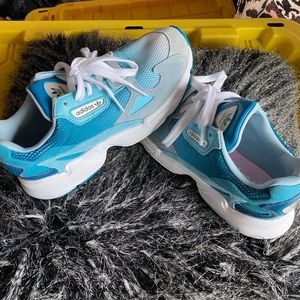 NEW ADIDAS FALCON SNEAKER